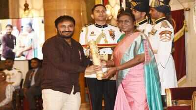 Meet Anand Kumar: He helped his mother sell papads after losing his Cambridge dream; today, his Super 30 inspires underprivileged IIT aspirants