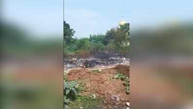 Garbage piles fuel political slugfest; MC draws flak for poor management