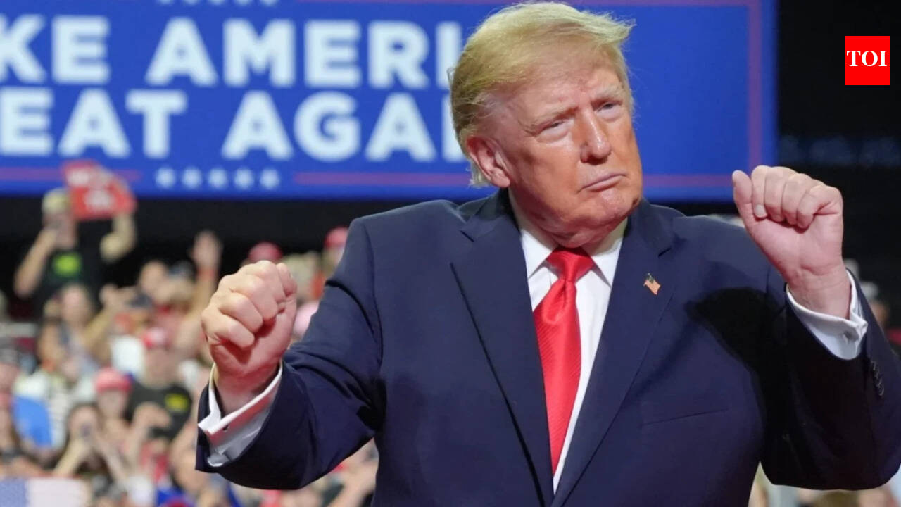Trump Approval Hits 32% as Democrats Lead Midterms