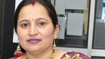 Delhi woman dies after being stabbed while intervening in son’s clash with neighbour