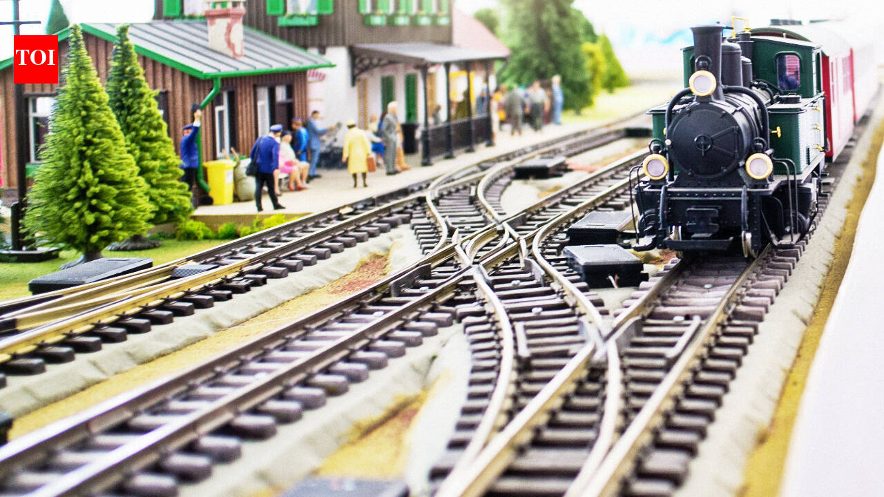 Oregon backyard railway grows into 32-mile miniature railroad across 2,200 acres