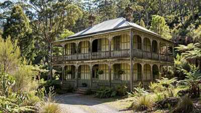 A 30-room home where Australian painter Frederick McCubbin lived is at the centre of an ownership fight after a caretaker spent 22 years there