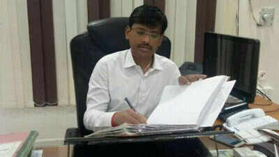 He completed MBBS and became an IPS officer in 2010; a year later, Dr Thiyagarajan SM joined the IAS and is now posted in Delhi