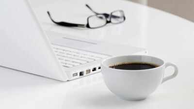 Boss bans coffee at work and keeps resetting office clock, leaving employee frustrated by micromanagement and colleagues too afraid to speak up