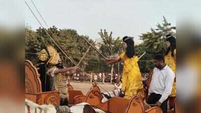 Shah’s Daresi debut draws record crowds, brings city to a halt