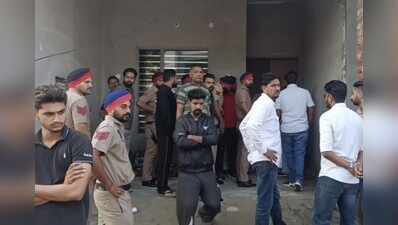 Cop shoots dead teen son, injures wife & younger kid, dies by suicide