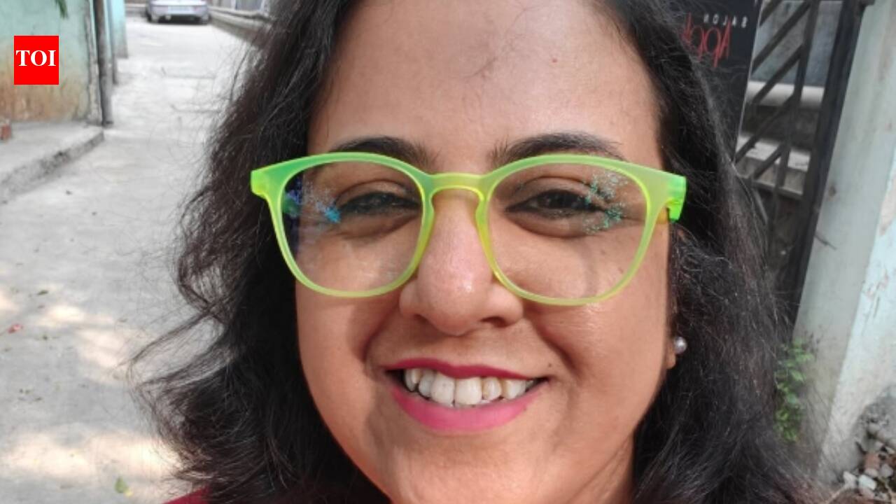 Who was Divya Vinekar?