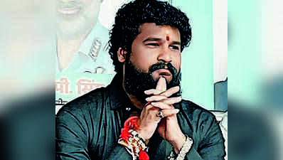 Slain UBT functionary Pradeep Purnekar’s son accuses Shiv Sena functionary of training murder accused