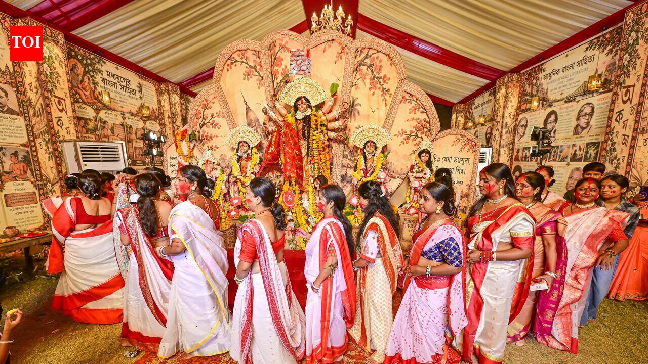 Sindoor, tears and dhaak mark Ma Durga's farewell