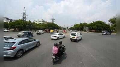 Deadlock holds up double-decker flyover-metro at Bakhtawar Chowk in Gurgaon