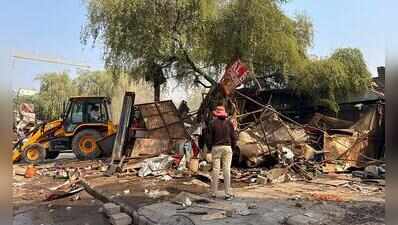 Illegal stores, workshops razed on DLF-3 green belt in Gurgaon to avert snarls at NH-8 entry