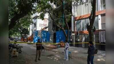Three houses evacuated after five-storey building tilts in Sushant Lok-1 in Gurgaon