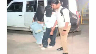 Tiger Shroff car firing incident: Mumbai Police bring four accused to Anti-Extortion Cell - WATCH