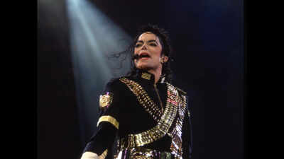 Michael Jackson left behind a heartfelt note on a pillowcase at his hotel, saying, "I promise that I will come back to love you,"; it was later auctioned at a whopping $10,000 for charity while on his once-in-a-lifetime tour to India