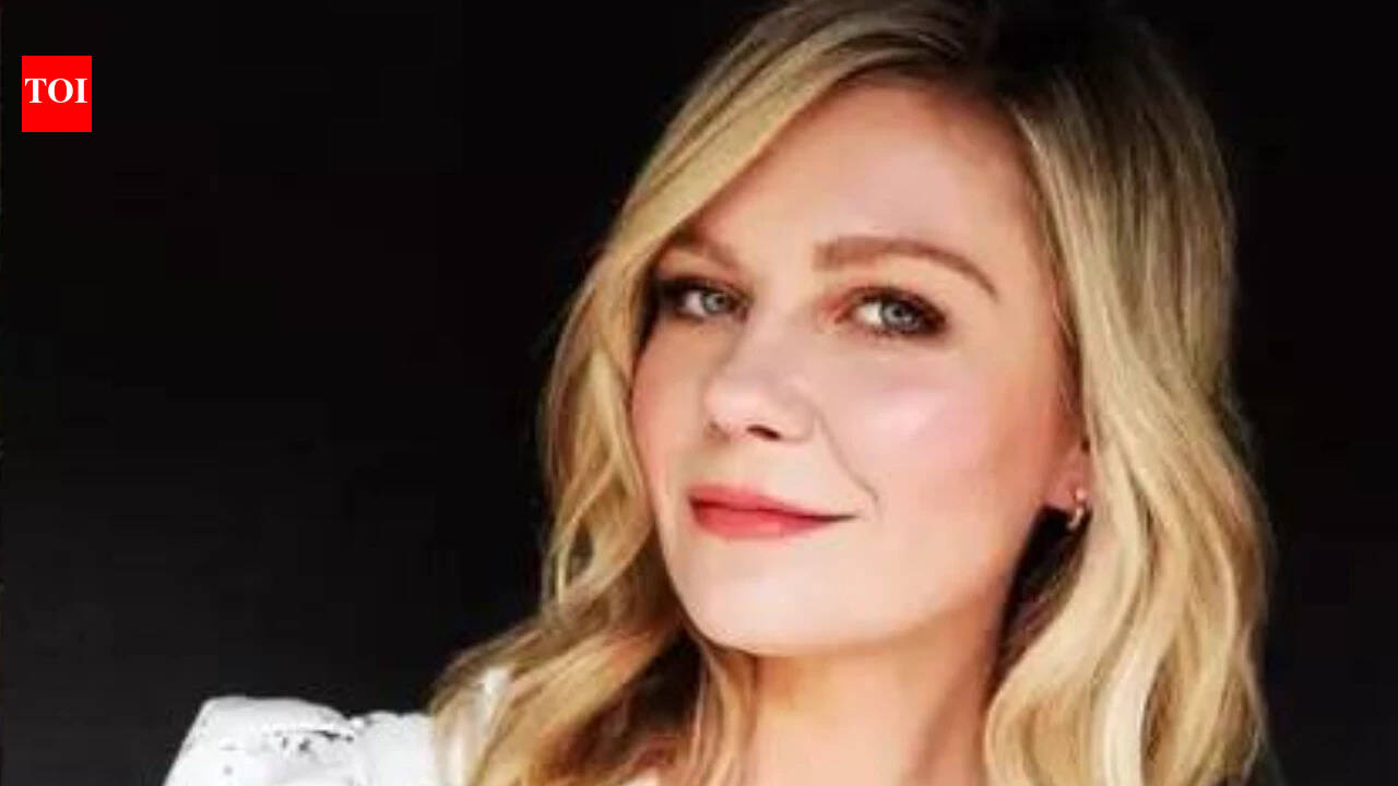 In 2001, Kirsten Dunst bought a lakefront house for USD 2.6M; 18 years later, Annie Potts bought the house