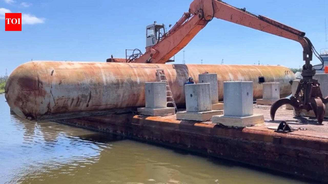 Mississippi turns 31-ton propane tank once used for firefighter training into artificial reef