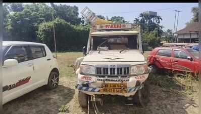 2 killed, 5 injured as pickup van crashes into electric pole in Dhubri