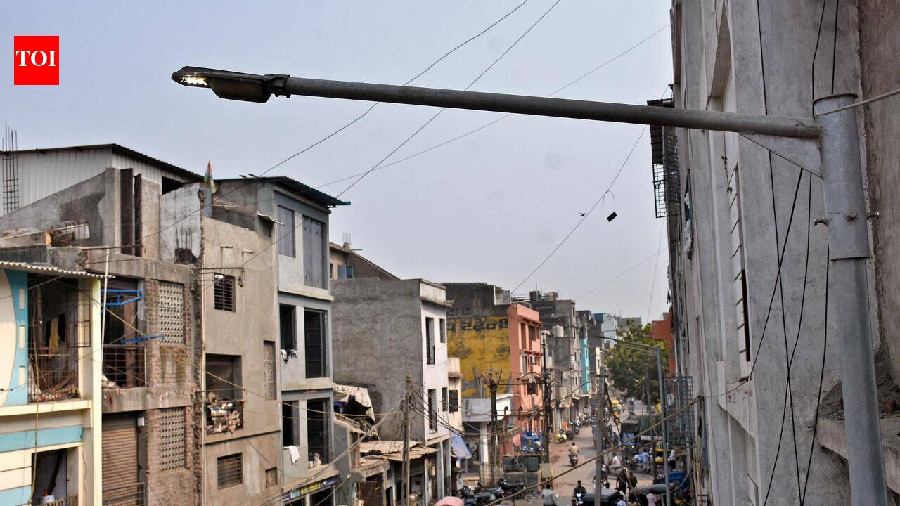 Streetlights burn bright during day amid power crisis | Surat News ...