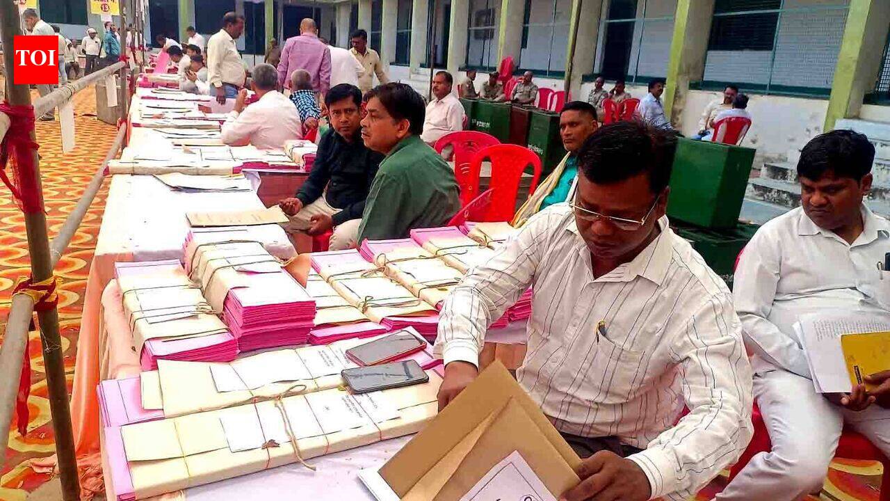 1.18 lakh voters to decide fate of 13 candidates in Allahabad-Jhansi graduate seat poll