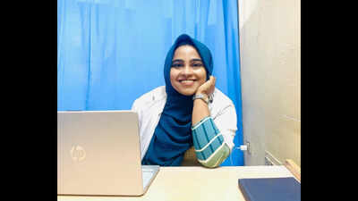 She enrolled for Phd. during her pregnancy and joined IIT Bombay as a research scholar when her baby was just 4 months old: Meet Henna K Seethi who says, "When I'm doing my work, I feel guilty about being a mother"