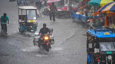 Weather tomorrow: IMD predicts heavy to very heavy rainfall in Tamil Nadu, Kerala and Lakshadweep; Delhi to remain dry as rain warnings cover several southern regions