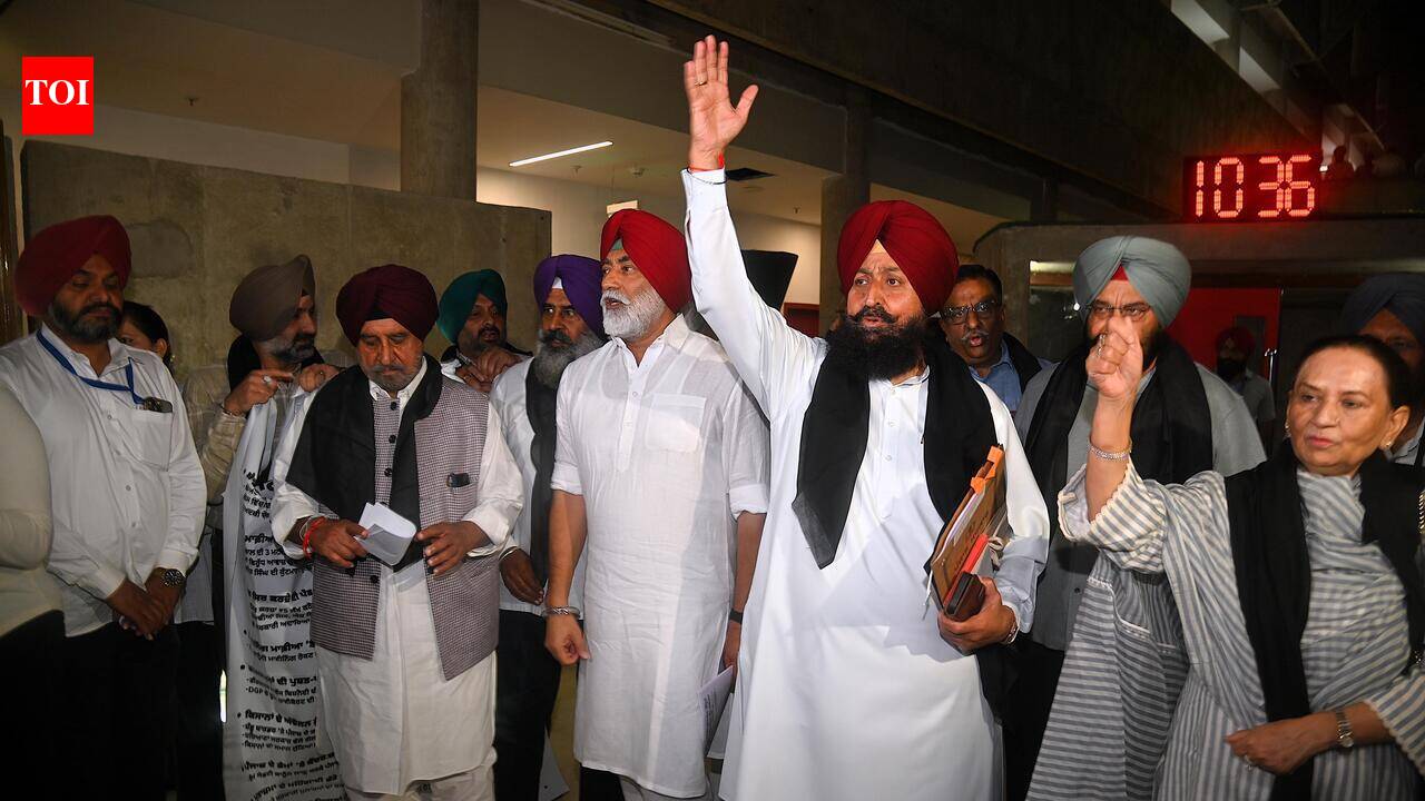 Chaos in Punjab House as Cong walks out; Khaira suspended for session