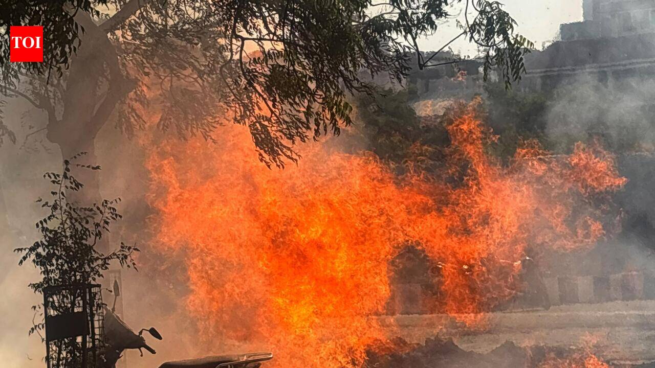 Three injured as gas pipeline catches fire during excavation in Rajkot ...