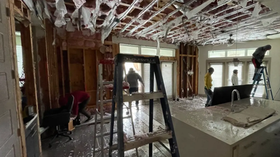 In 2021, a Dallas home's flooring was damaged after a neighbour's frozen pipes burst; the insurer paid $4,261 but homeowners later sought $58,150 in repairs, and an October 22 court rejected the delayed claim