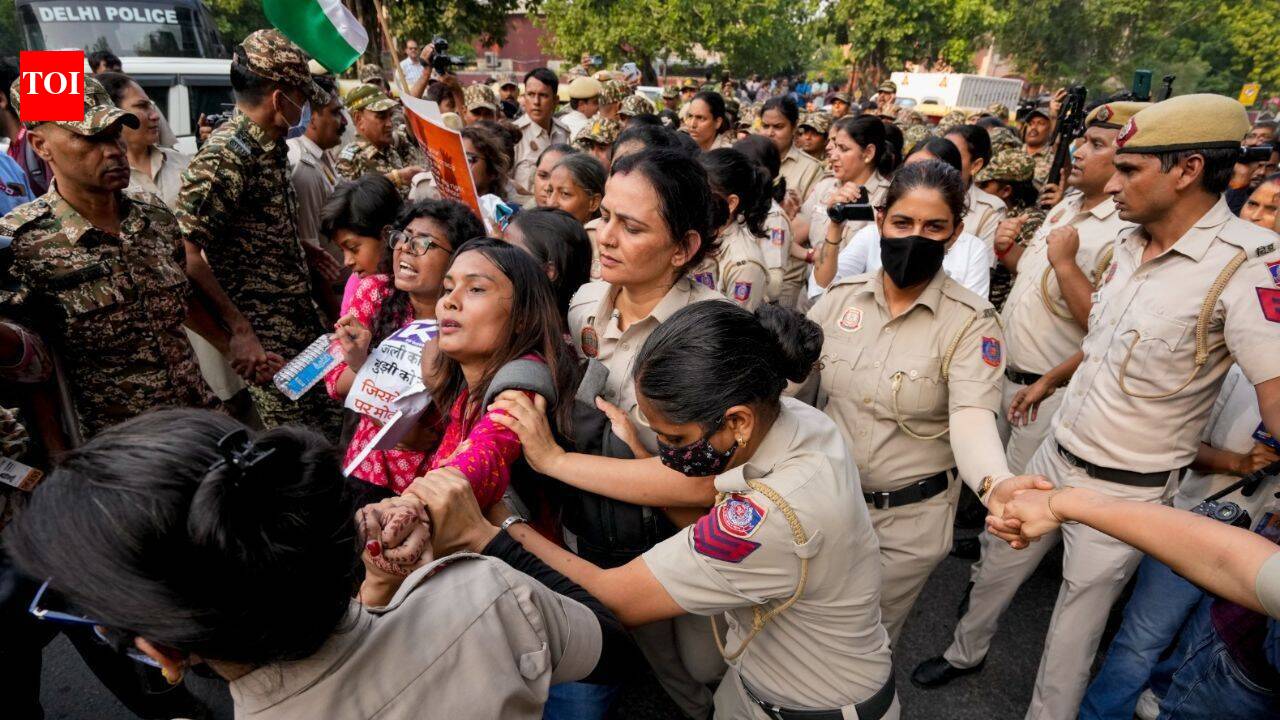 Over 100 detained as SIR protests continue in city | Delhi News - The ...