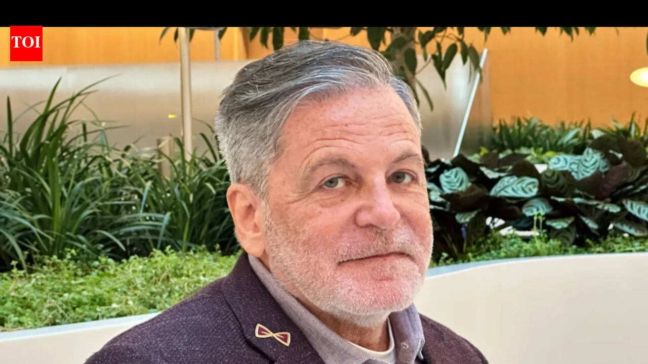Rocket Mortgage founder Dan Gilbert turns his $1 billion Detroit redevelopment commitment into a nonprofit pledge; he will take no profits as the $2.2 billion project remakes Renaissance Center and 35-acre riverfront
