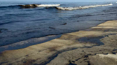UAE's Ras Al-Khaimah shuts all beaches; oil spill triggers closures across coastline