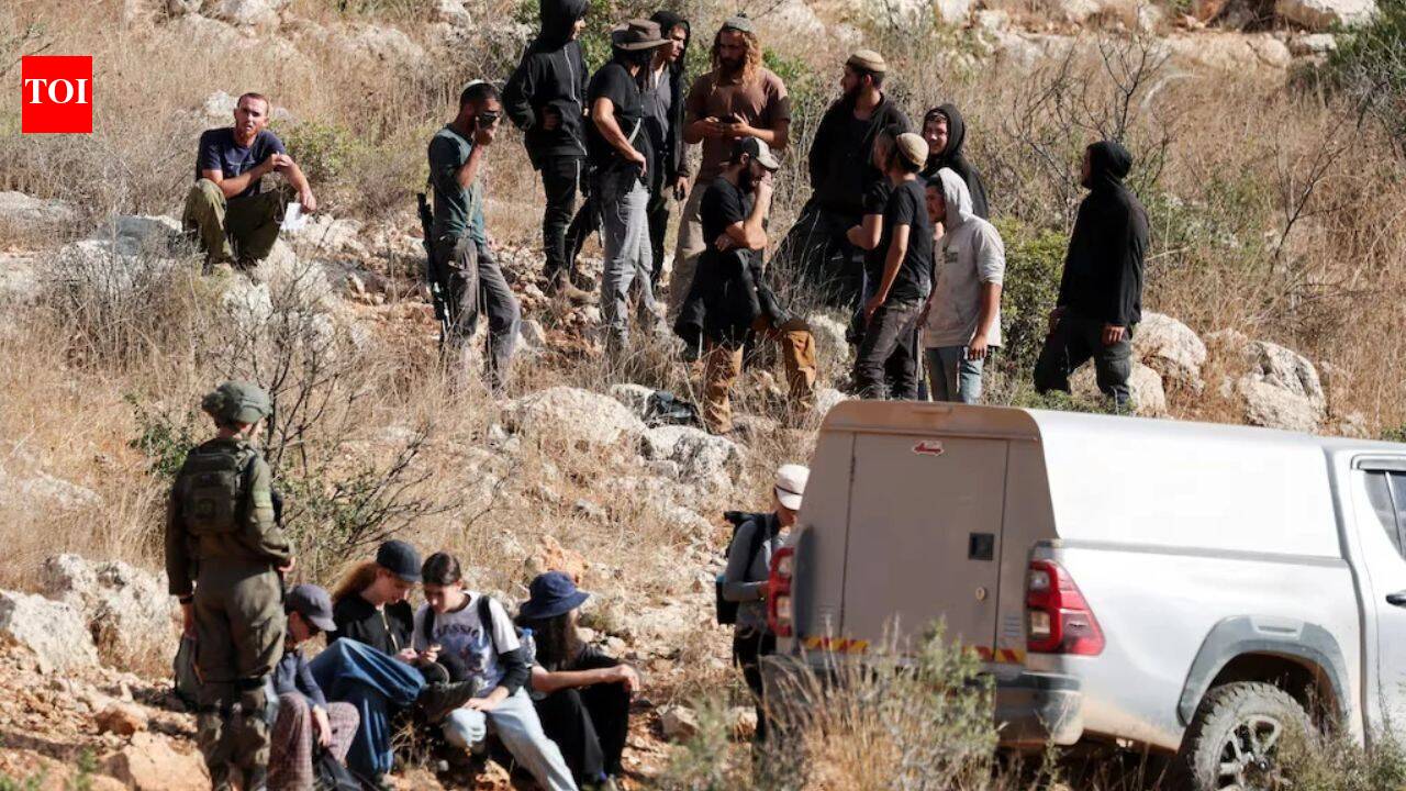 Five Italian women activists released, repatriated after detention by Israel in West Bank