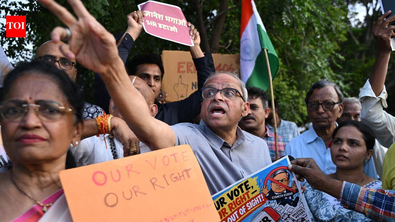Protesters demand SIR rollback, CEC’s resignation