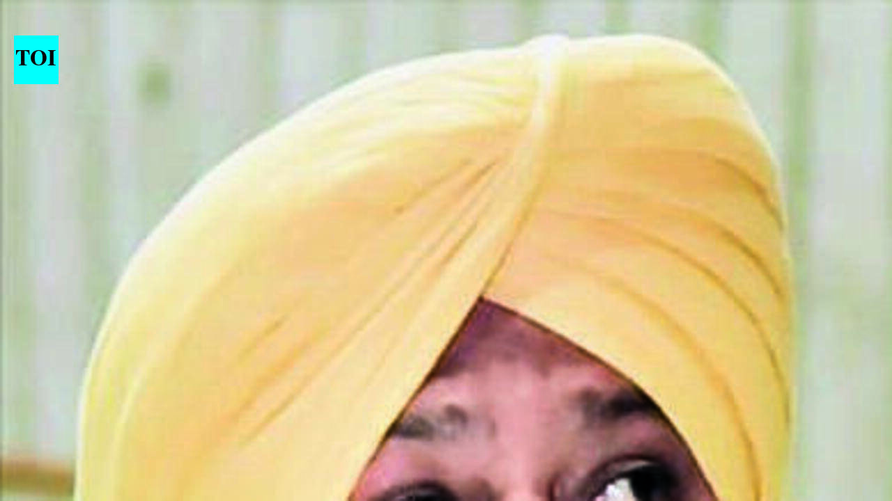 AAP accuses Centre of using NHRC to stop Punjab’s Tirath Yatra scheme