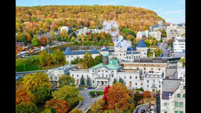 Canadian University allows convicted murderer on day parole to attend law course, major outrage among students
