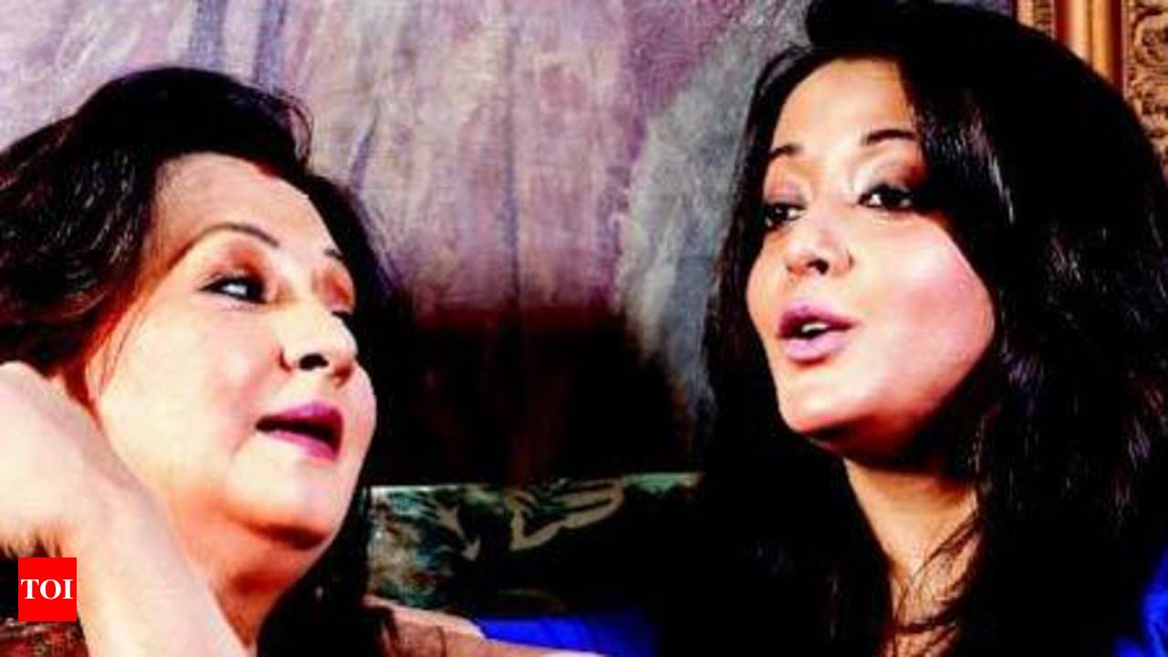 Raima is the family liar: Moon Moon Sen | Bengali Movie News - Times of  India