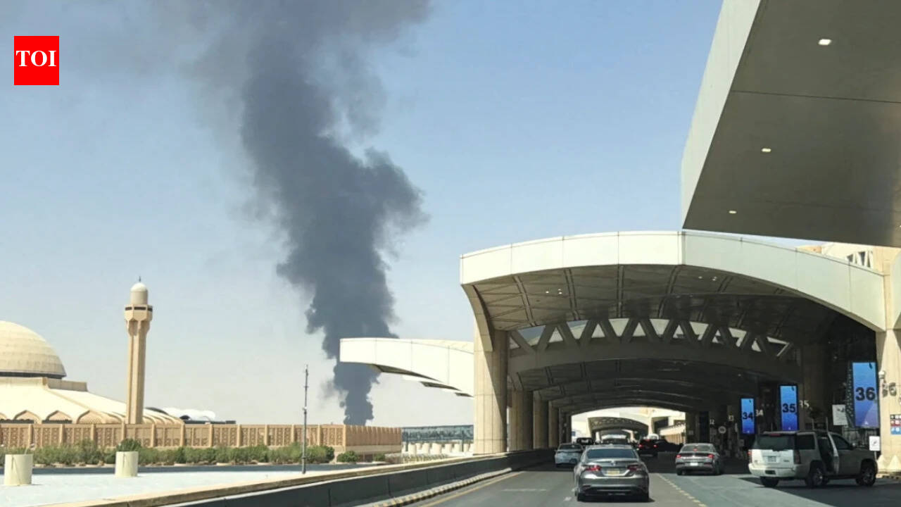 ‘Will never be safe’: Houthis warn as Riyadh airport resumes flights