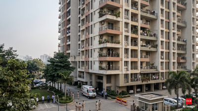 After argument with husband, pregnant pune woman jumps from 6th floor balcony, dies