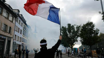 France’s economic woes: Debt nears 122% of GDP, growth forecast at just 0.4%