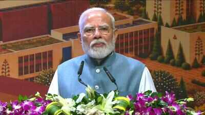 Modi revives ‘phone banking’ charge against Cong; warns of cyberthreats to economy