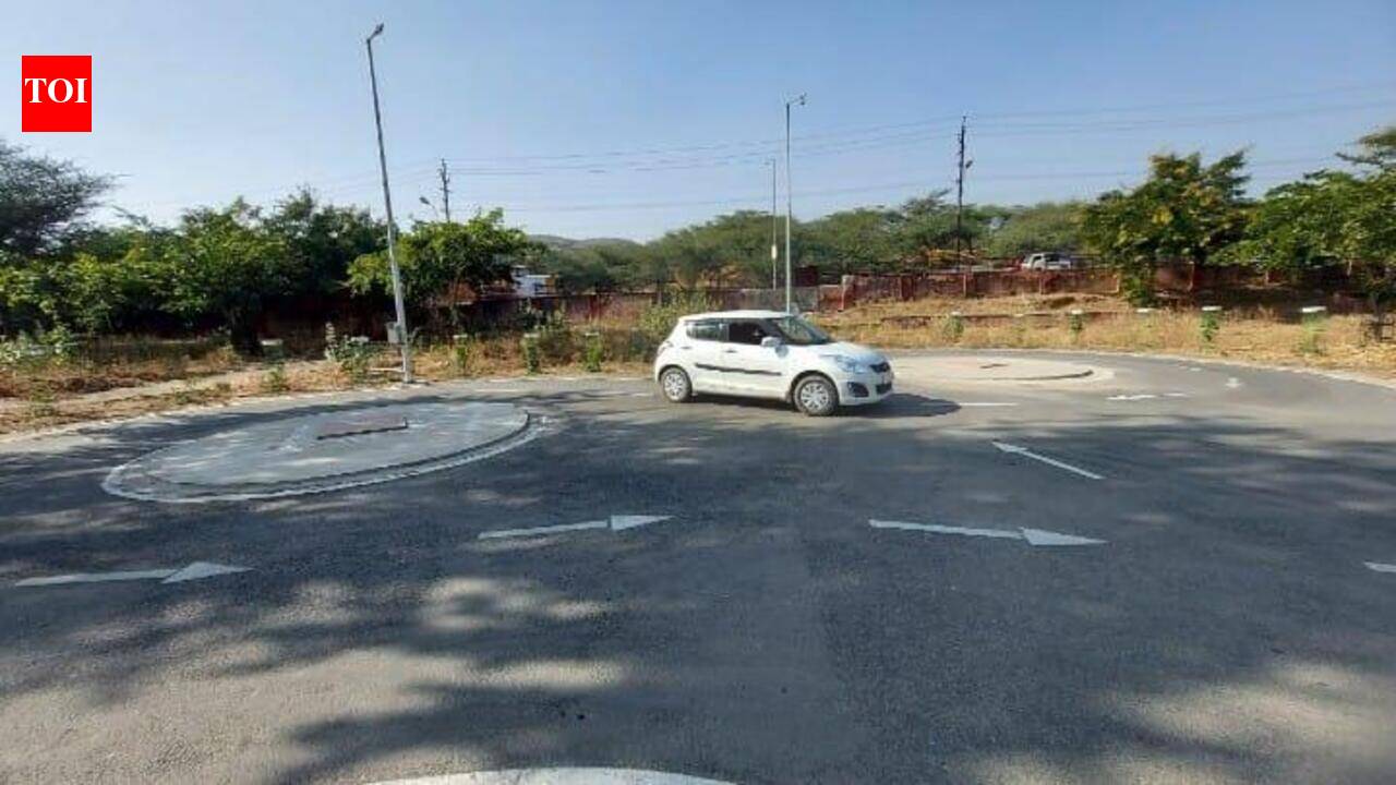 One city, two driving tests: Jhalana's automated track vs Vidhyadhar Nagar's manual check