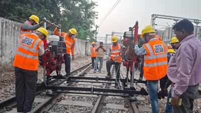 NCR introduces portable hydraulic tamping machine
