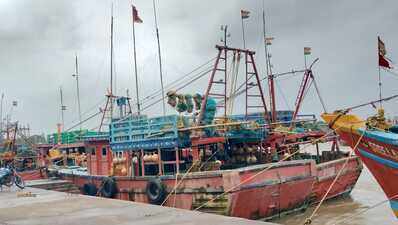 Fishing boats to anchor, Chilika tourism halted | Bhubaneswar News ...
