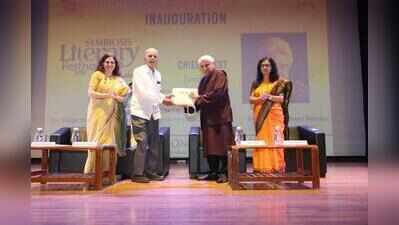 Javed Akhtar expresses concern over shrinking vocabulary & weakening cultural roots, urges Gen Z to be rational