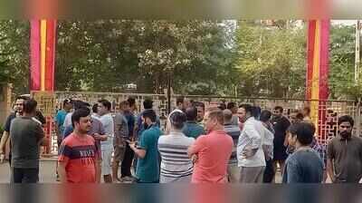 Upkeep agency blocks deliveries, house helps at condominium in Greater Noida West over dues