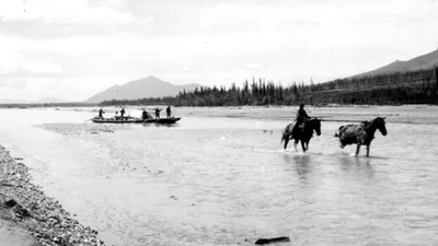 Alaska’s Koyukuk gold rush drew about 70 steamers upriver in 1898 and produced over $4 million by 1918, yet most boomtowns vanished as the region’s population fell by 1921