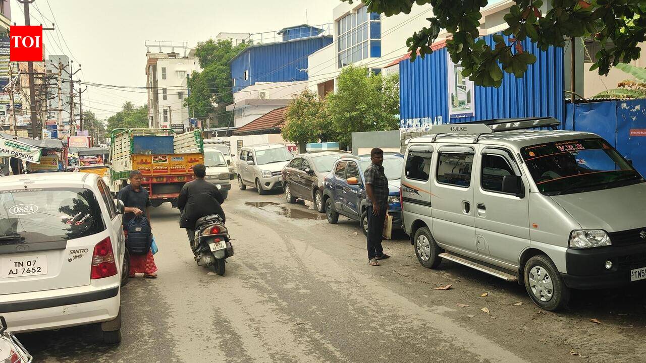 Festive rush expose shortage of parking space in Trichy's commercial streets