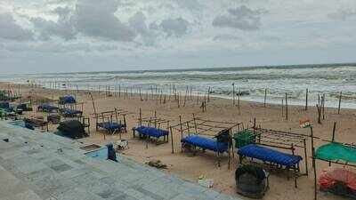 Ganjam closes all beaches; shelters Andhra fishermen