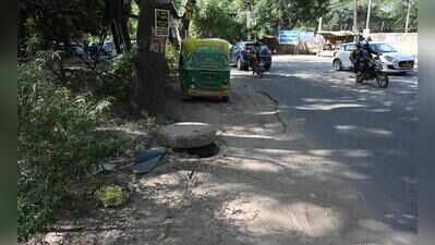 Manholes, dim lights & no footpaths: Gurgaon office hub tests your risk appetite