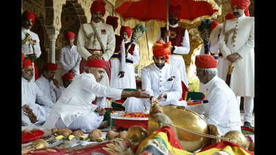 Jaipur's erstwhile royal Padmanabh Singh performs puja on the occasion of Vijaydashami